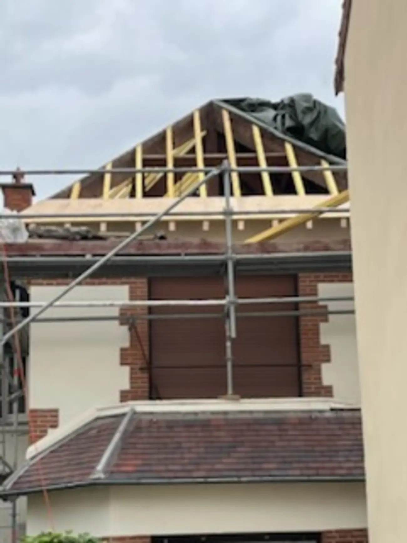 Montage de charpente sur pavillon — Charpente