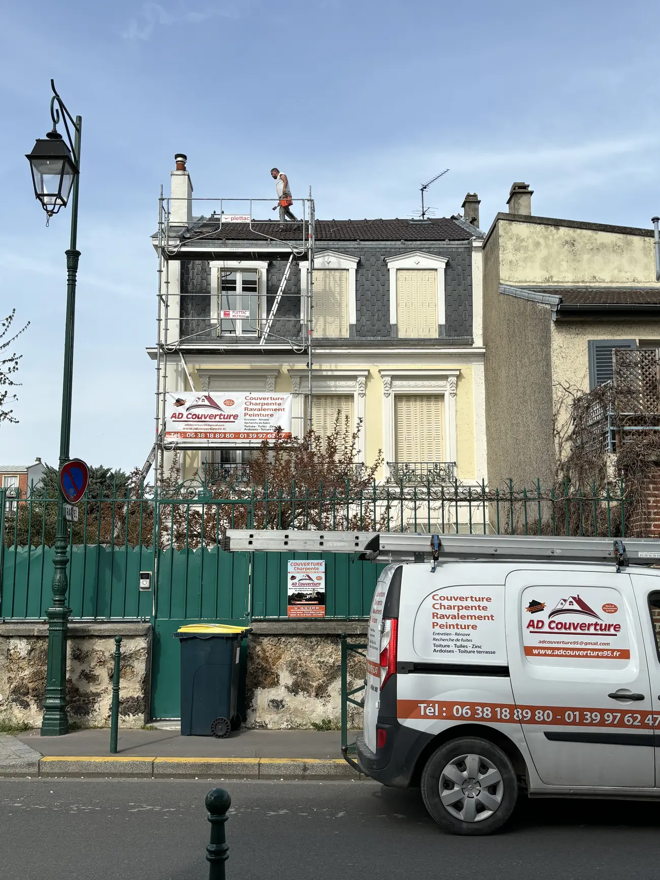 Ravalement de façade avec échafaudage — Façade & ravalement