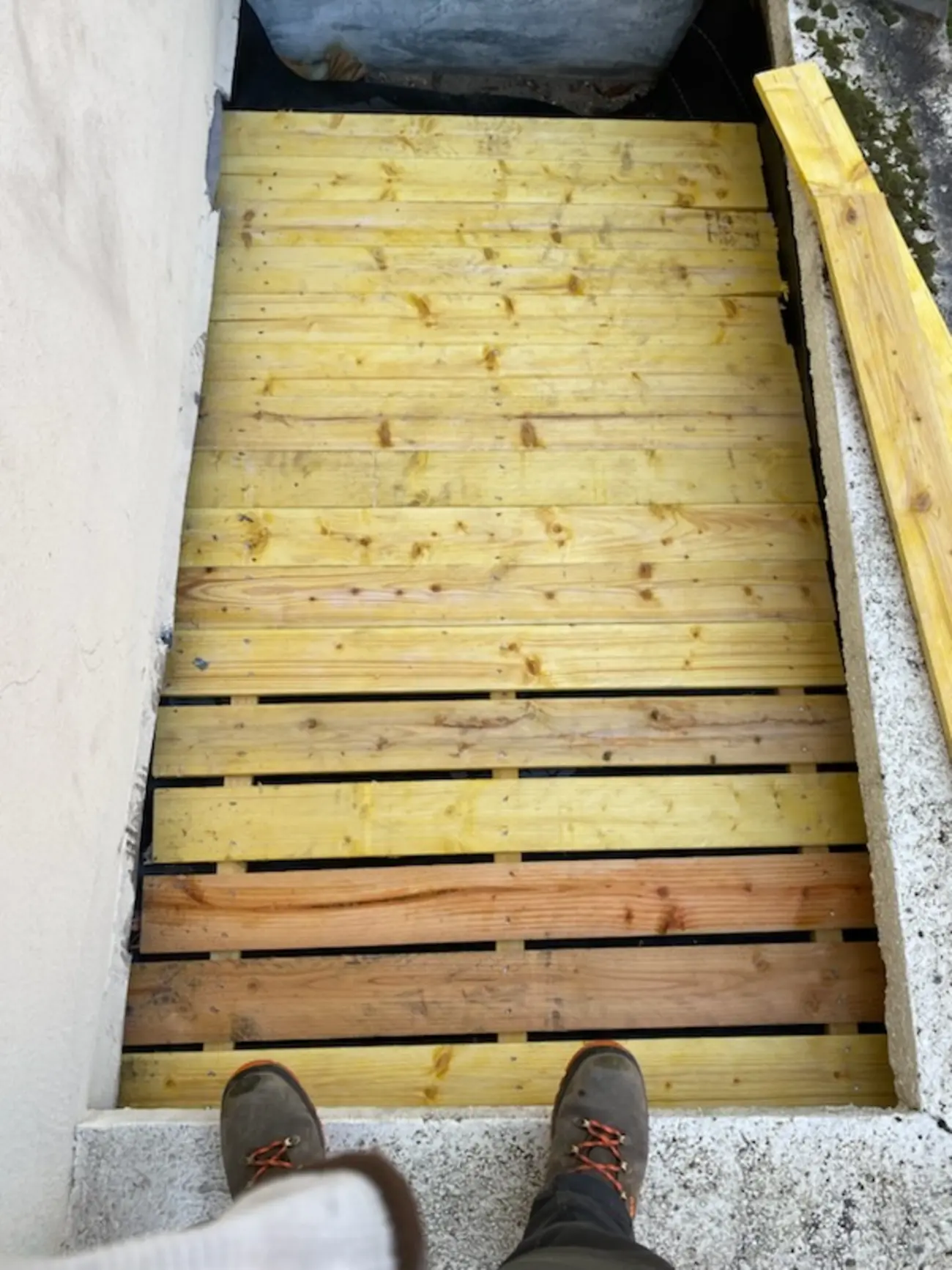 Plancher bois en cours de pose — Autres