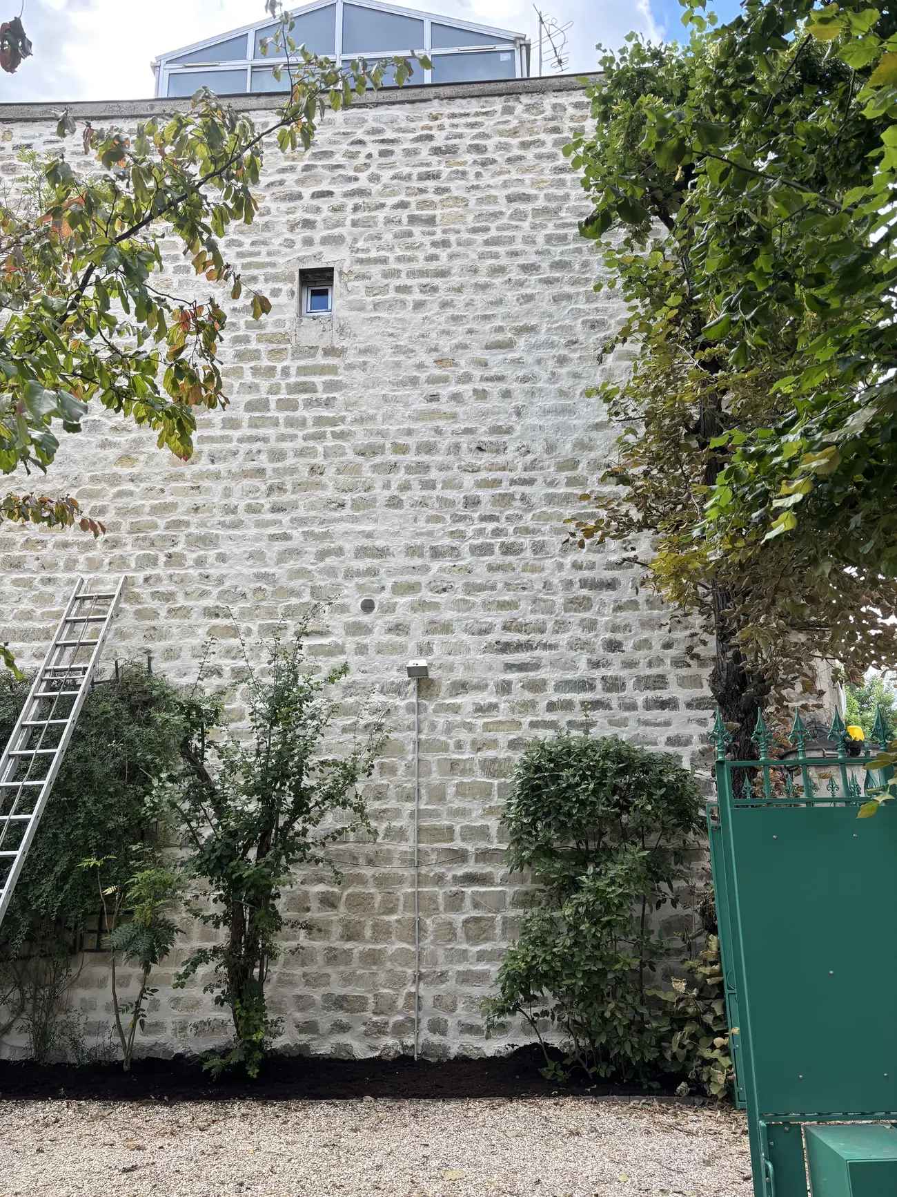 Mur en pierre meulière — Façade & ravalement