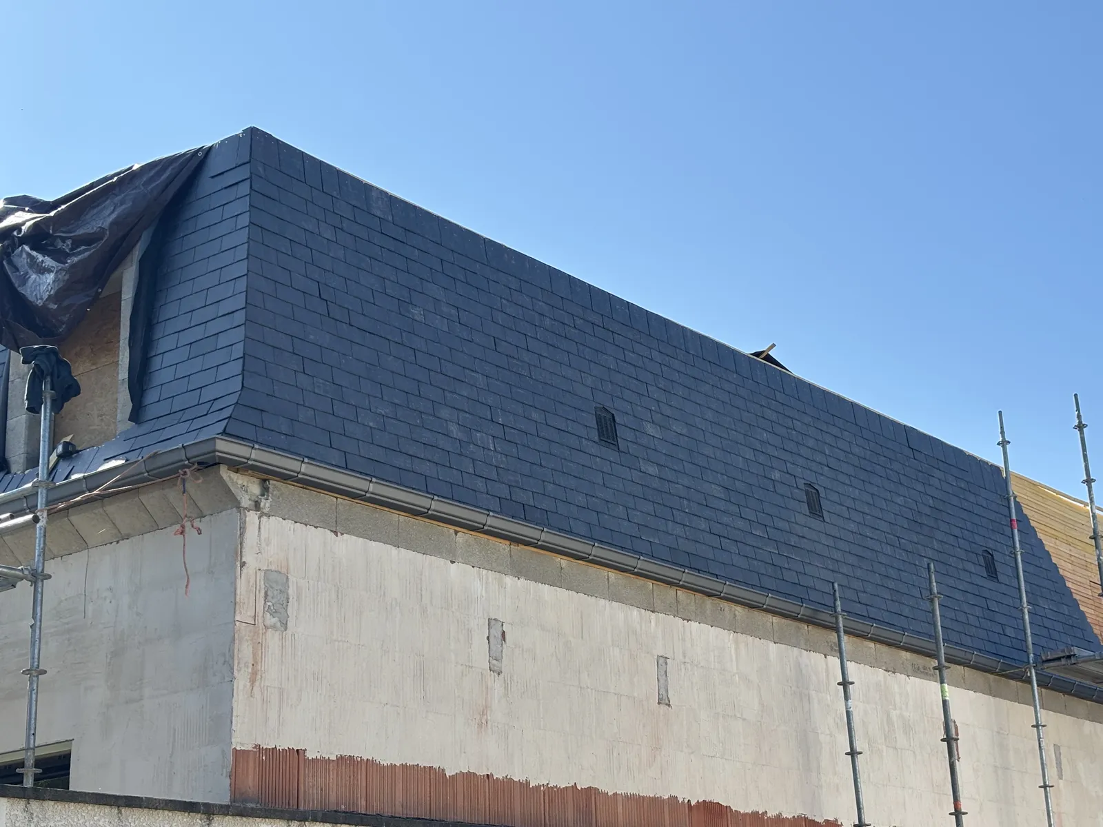 Toiture en ardoise neuve — Toiture ardoise