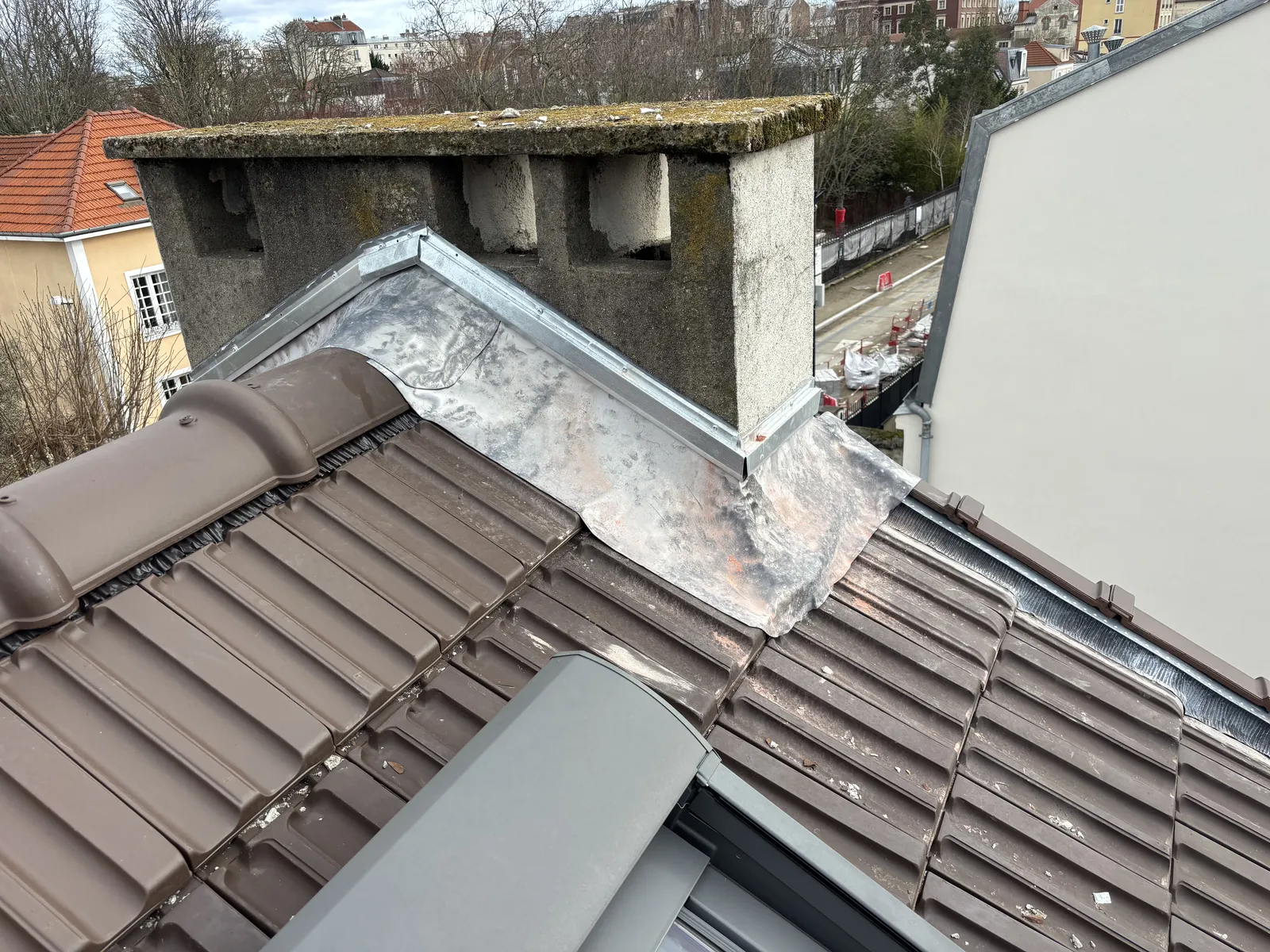 Noue et solin en plomb — Zinguerie
